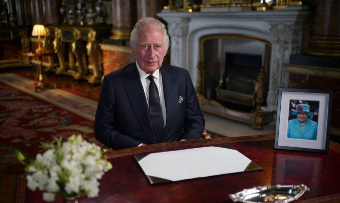 2022-09-09t190210z_1_lynxmpei880wk_rtroptp_4_britain-royals-queen