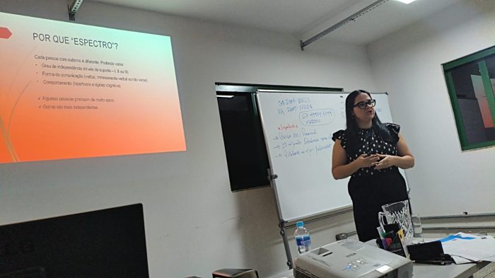 Agentes de trânsito de MS participam de curso de atualização com técnicas de abordagem inclusiva para pessoas autistas