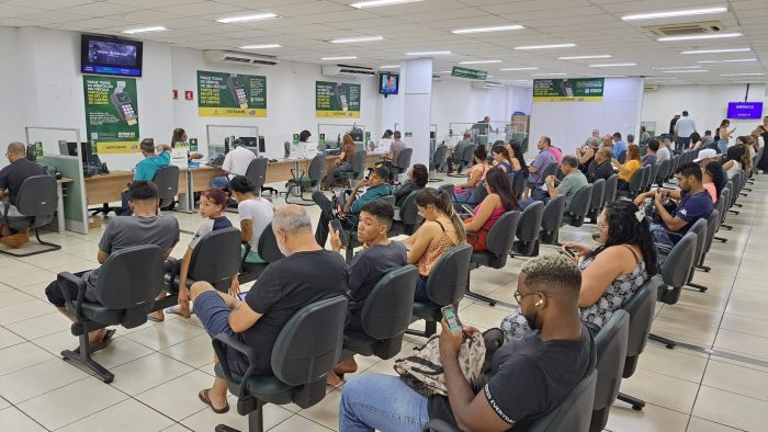 Atendimento presencial do Detran supera ano passado com agência que recebe mais de mil pessoas por dia na Capital