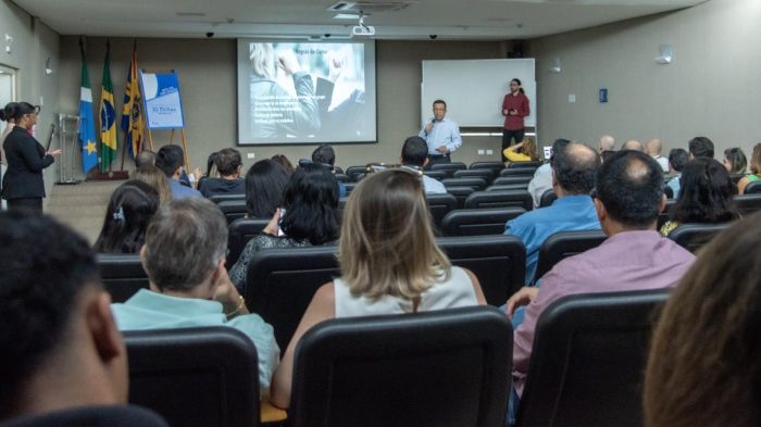 Auditores participam de capacitação prática com estudo de casos reais de auditoria operacional