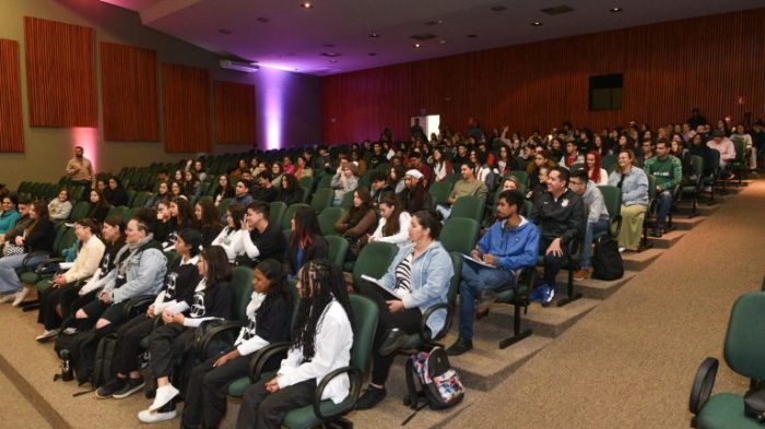Aulões do curso preparatório do enem serão abertos ao público aos sábados