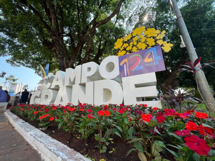 Canteiro da Afonso Pena é revitalizado como presente para os campo-grandenses