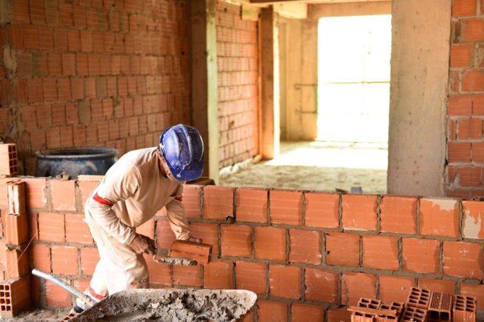 Capital cresce em setor de serviços e comércio exterior