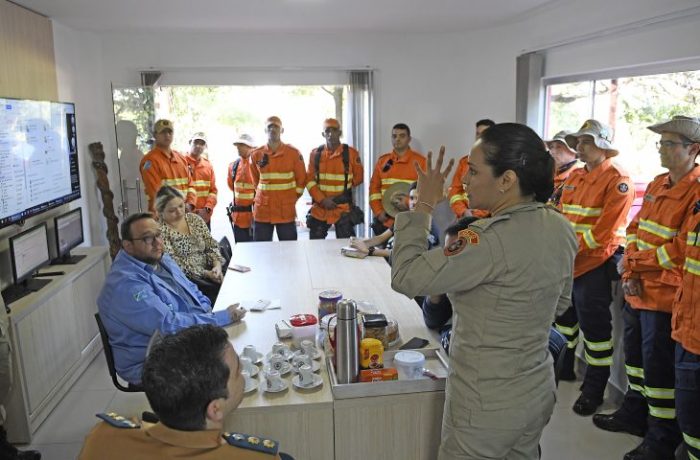 Central-de-monitoramento-de-queimadas-do-corpo-de-Bombeiros-Foto-Bruno-Rezende