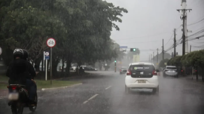 Chuva-Henrique-Arakaki-Midiamax2.jpg