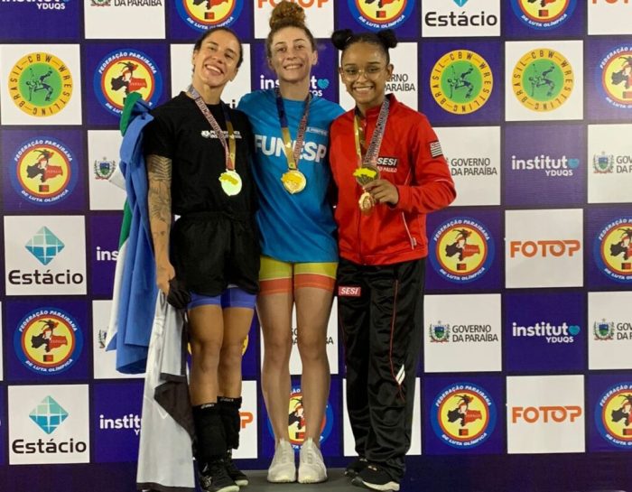 Com Auxílio Atleta da Prefeitura, lutadora de Wrestling se destaca em circuito Nacional