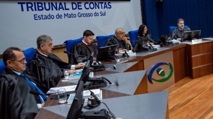 Conselheiros analisam 24 processos em sessão do Pleno