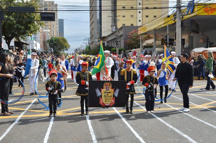 Desfile cívico-militar atrai 40 mil pessoas e marca os 126 anos de Campo Grande