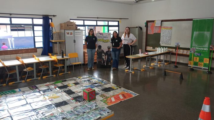 Detran-MS combina ação lúdica para crianças com alerta a pais no Jardim Batistão