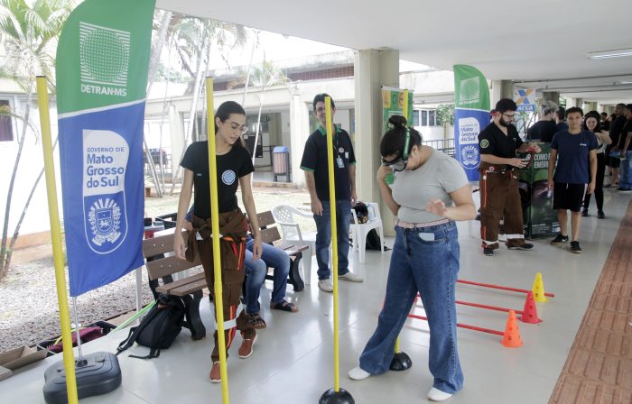 Detran-MS realiza ação educativa com calouros na UFMS em 10 cidades do estado