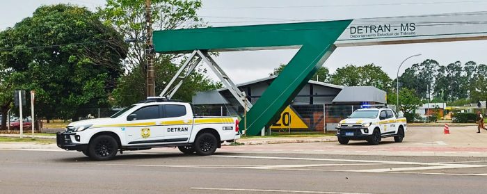 Detran reforça atuação de equipes na recuperação de danos provocados por temporal em Corumbá