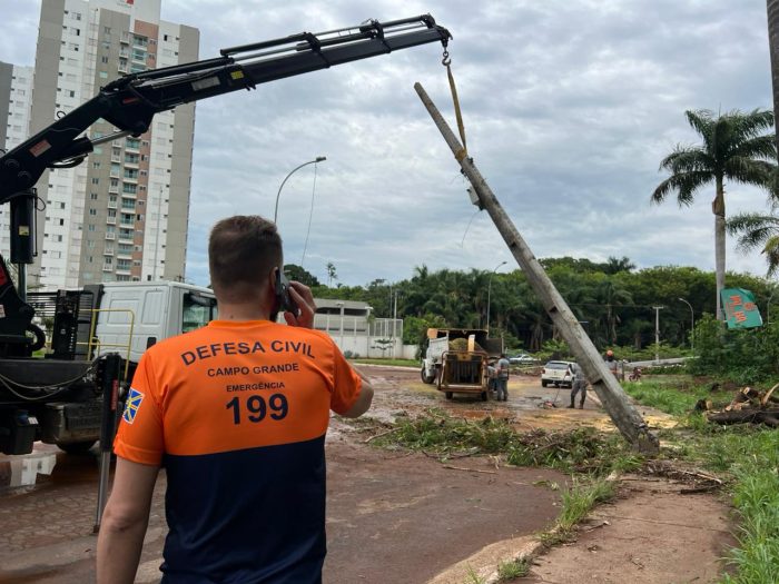 Disponível 24h, saiba quando e como acionar a Defesa Civil