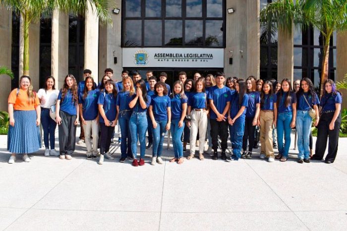 Do interior e da Capital, 680 estudantes visitaram a ALEMS em 2024