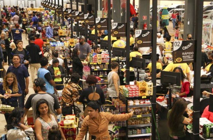 Entrevista-com-funcionários-de-Supermercado-Mister-Junior