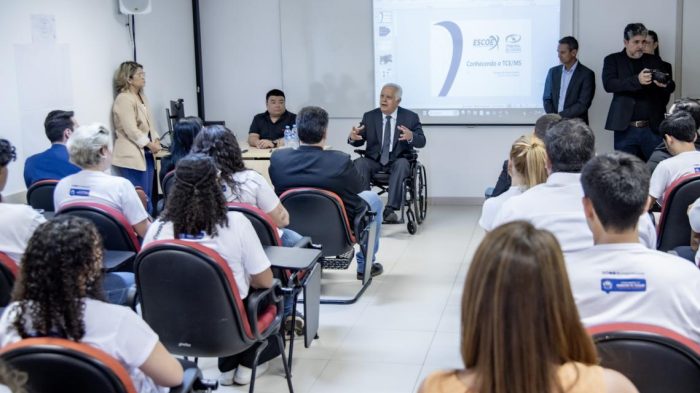 Estudantes de Aparecida do Taboado conhecem o TCE-MS e aprendem sobre controle social