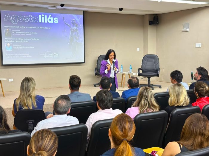 Experiência do Tribunal do Júri e reflexões sobre o machismo marcam palestra em alusão aos 20 anos da Lei Maria da Penha