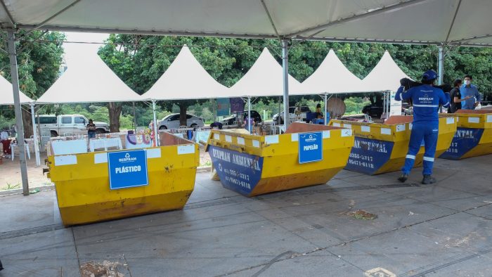 FAC doa 1,3 tonelada de materiais coletados durante 10º Drive-Thru da Reciclagem
