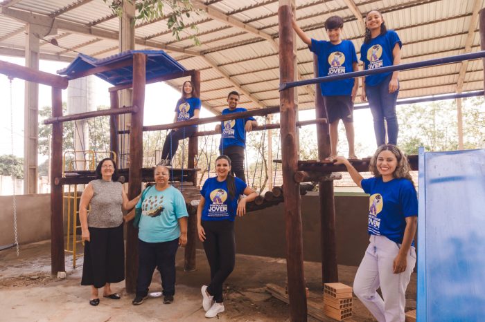 Feito com doações da comunidade, parquinho com acessibilidade é construído em projeto do Controlador Jovem
