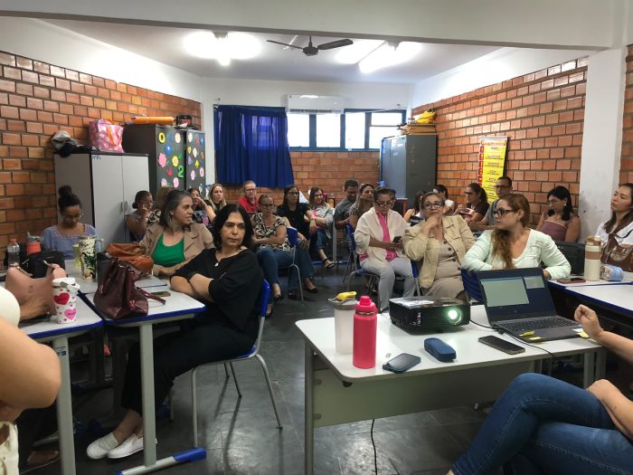 Formação qualifica 1,6 mil professores da rede municipal