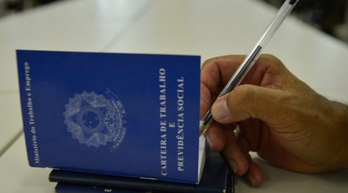 Geracao-de-Emprego-carteira_de_trabalho