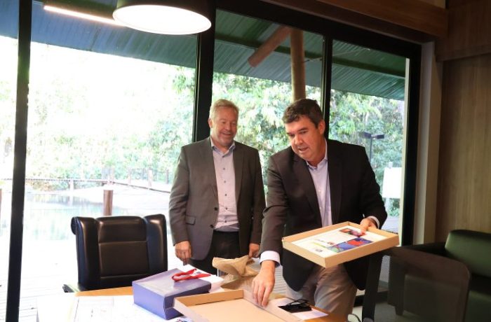 Governador-Eduardo-Riedel-recebe-a-visita-do-Consul-dos-EUA-David-Hodge-Foto-Alvaro-Rezende