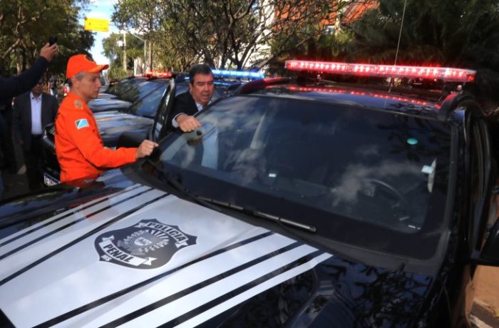 Governo de MS entrega viaturas e equipamentos para a Polícia Penal e para combater aos incêndios no Pantanal