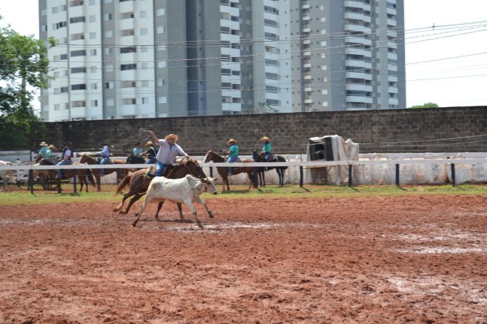 Lacador-disputa-prova-durante-etapa-da-Copa-de-Laco-Comprido-em-2023-Credito-Assessoria-de-Imprensa