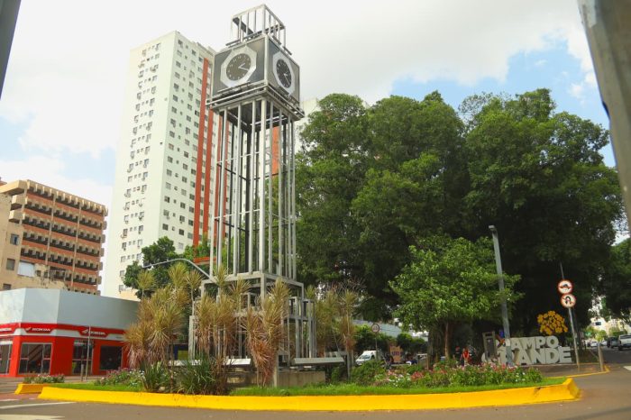 Manutenção flagra jardins destruídos na 14 de Julho