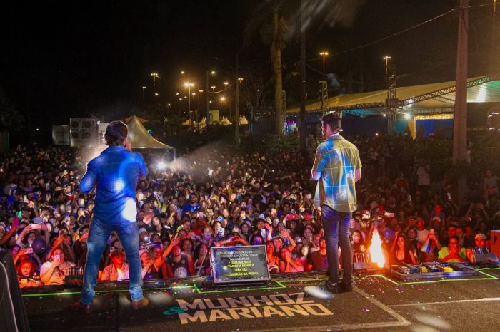 Munhoz & Mariano contagiam público em última noite de Cidade da Juventude