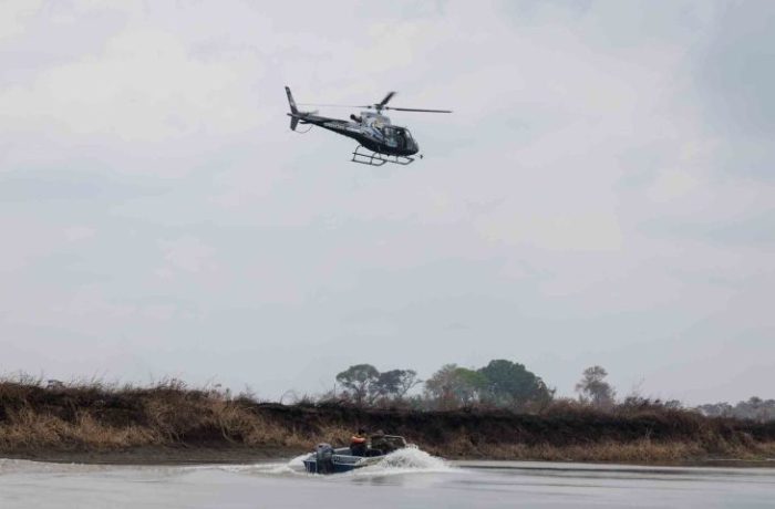PMA e Grupo de Patrulhamento Aéreo utilizam helicóptero para resgatar animais feridos no Pantanal