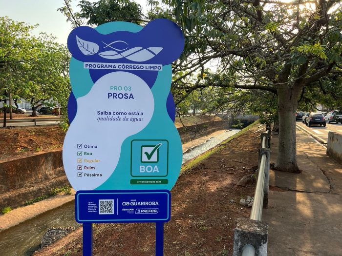 Por meio de placas informativas do Programa Córrego Limpo, Prefeitura divulga dados relacionados à qualidade das águas urbanas