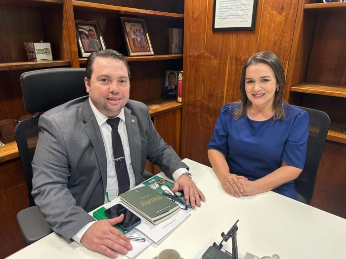 Prefeita Adriane Lopes busca recursos em Brasília para viabilizar obras e aquisição de equipamentos para Saúde da Capital
