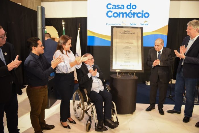 Prefeita Adriane participa de inauguração de escola e sede do Sistema Comércio MS