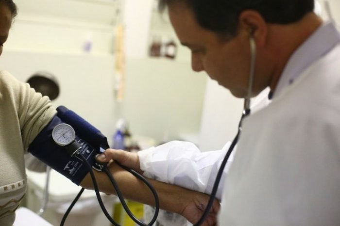 Prefeitura convoca 120 médicos para reforçar atendimento nas unidades