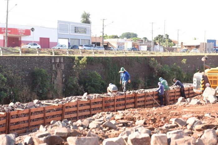 Prefeitura faz obra emergencial na Ernesto Geisel