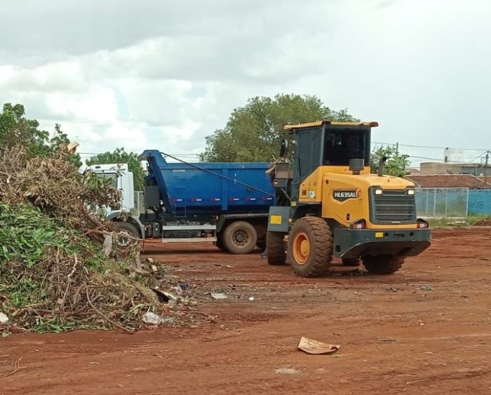 Prefeitura intensifica limpeza e remove 38 caminhões de resíduos descartados irregularmente em espaços públicos