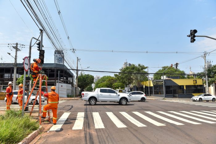 Prefeitura mobiliza equipes para reestabelecer sinalização semafórica e devolver fluidez ao trânsito na Capital