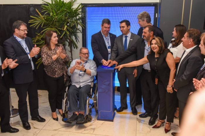 Prefeitura participa da abertura da maior feira supermercadista da região