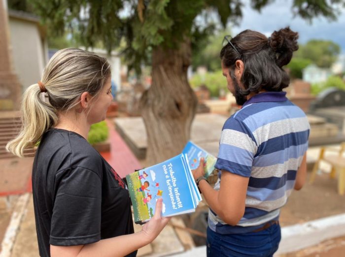 Prefeitura realiza ação para combater trabalho infantil no período de Finados