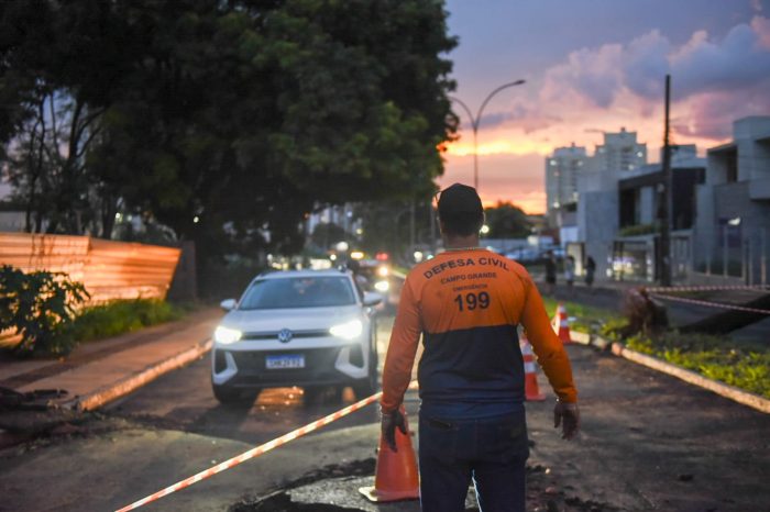 Prefeitura realiza obra emergencial na Rachid Neder após enxurrada