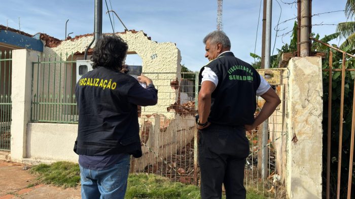 Prefeitura reforça a orientação sobre limpeza de terrenos baldios