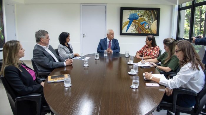 Presidente do TCE-MS recebe desembargadora Jaceguara e reforça apoio à Caminhada “Todos por Elas”