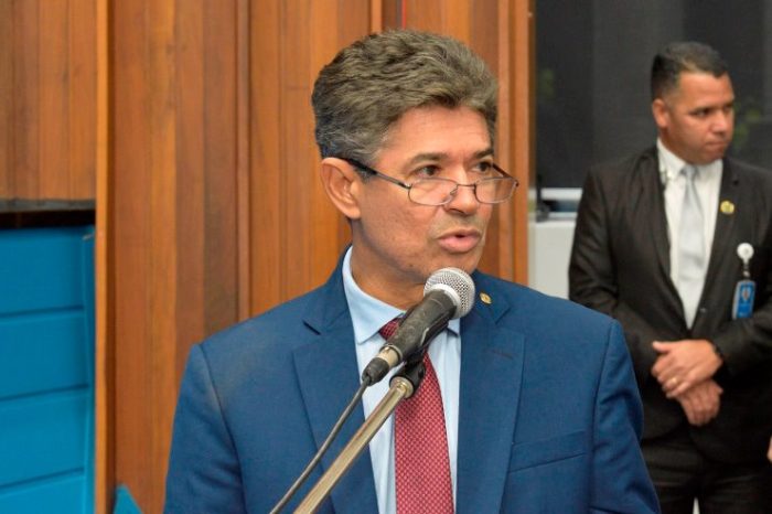 Projeto de lei estende isenção de IPVA a taxis com até sete lugares