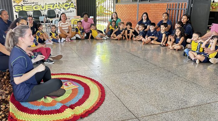 Projeto de leitura une crianças do CEI Detran e EMEI Ivone Abes de Ribas do Rio Pardo