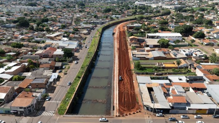 Segunda etapa de obra prepara Ernesto Geisel para receber asfalto