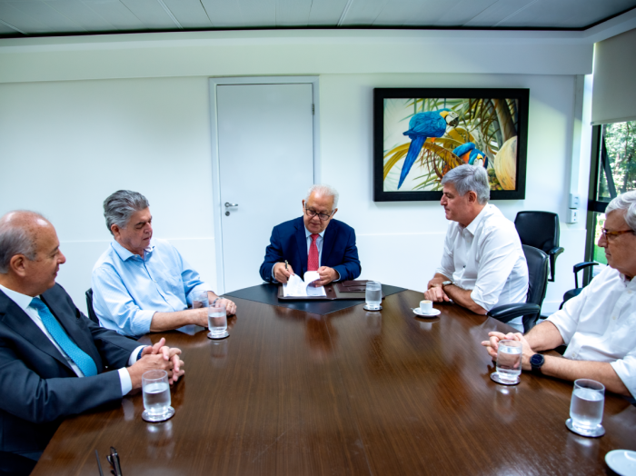 TCE-MS e Sanesul firmam cooperação para uso sustentável da água