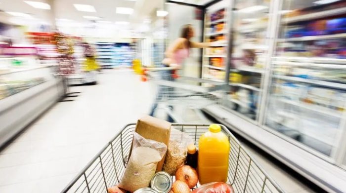 alimentos-carrinho-supermercado
