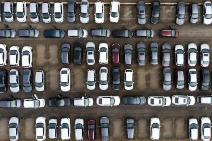 carros-novos-pátio-da-empresa--600x400