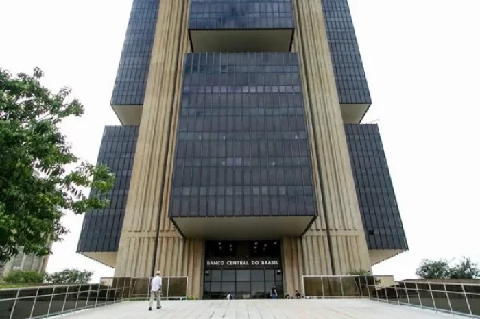 fachada-do-banco-central-em-brasilia-600x400
