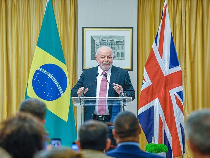 Londres, Inglaterra, 06.05.2023 – 06.05.2023 - Presidente da República, Luiz Inácio Lula da Silva, faz declaração à imprensa após a coroação do Rei Charles III. Londres - Inglaterra. Foto: Ricardo Stuckert/PR